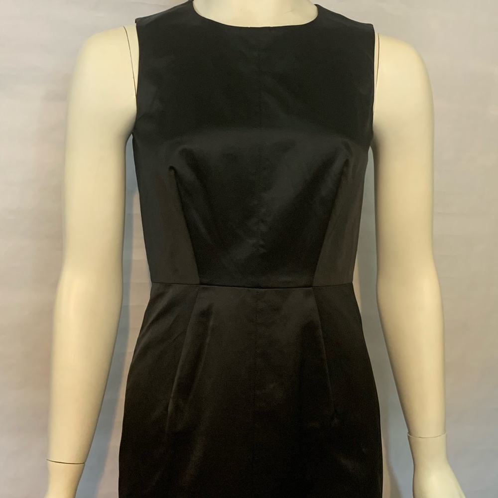 Tara Jarmon Classic Sleeveless Shift Dress